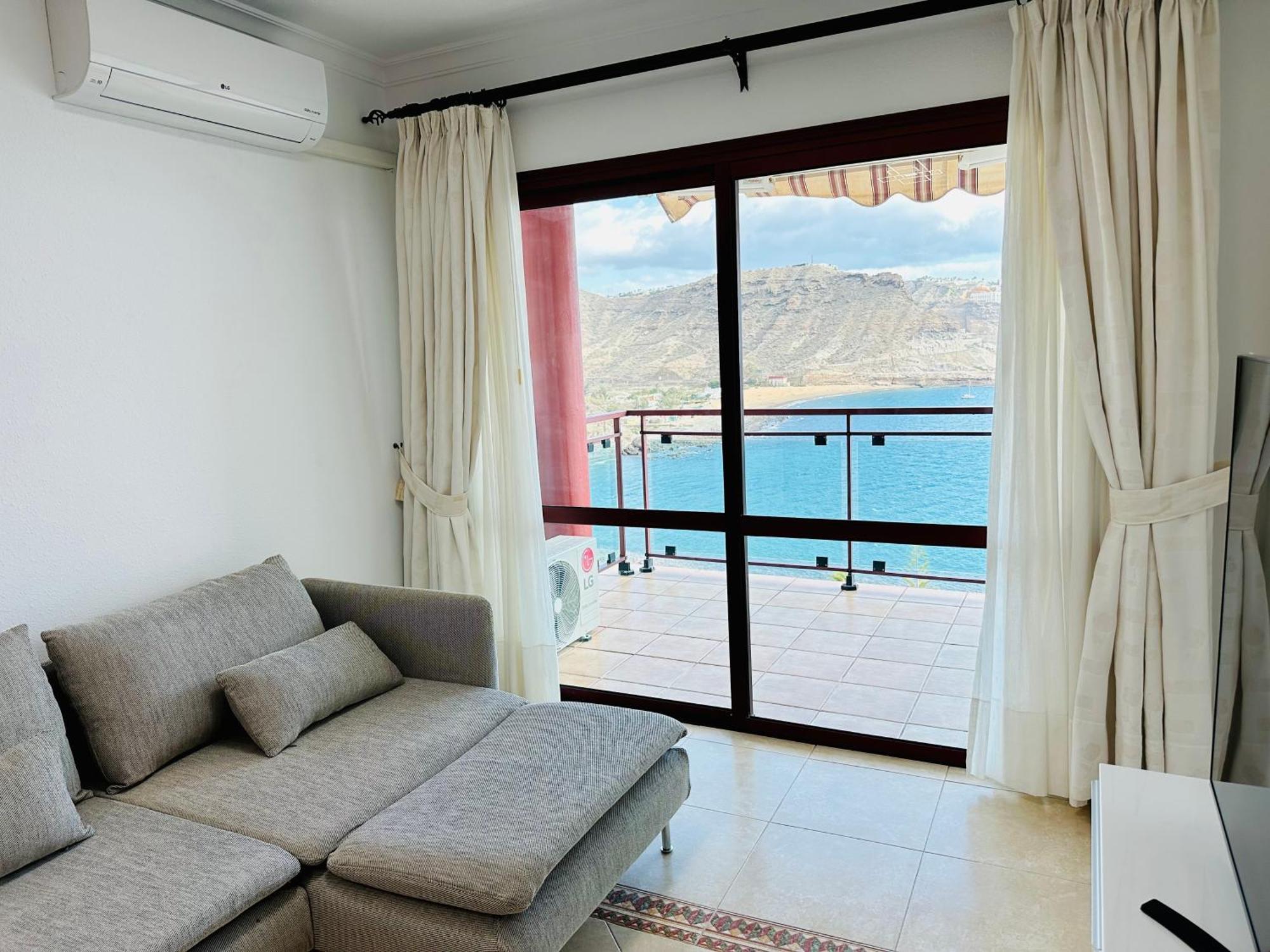 Apartment With Ocean View